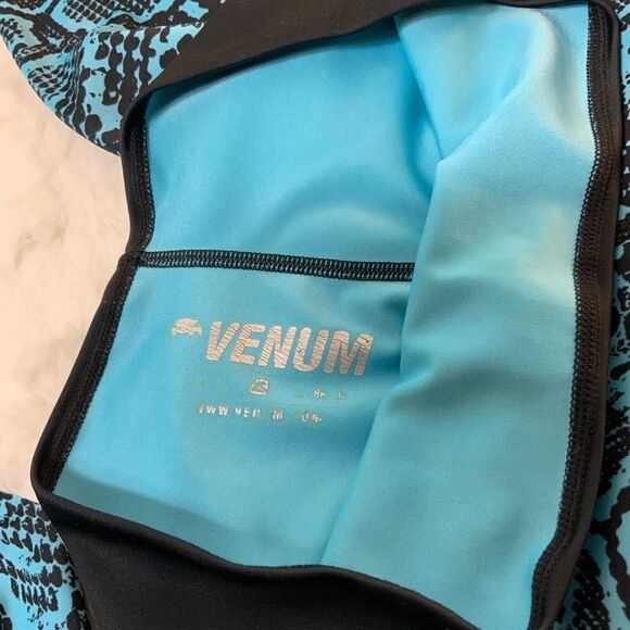 Women’s Venum capri leggings - Picture 5 of 6